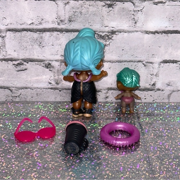 L.O.L. Surprise! PEARL Precious Lil Precious Dolls Swim Club Ring Bottle Glasses - Picture 8 of 8